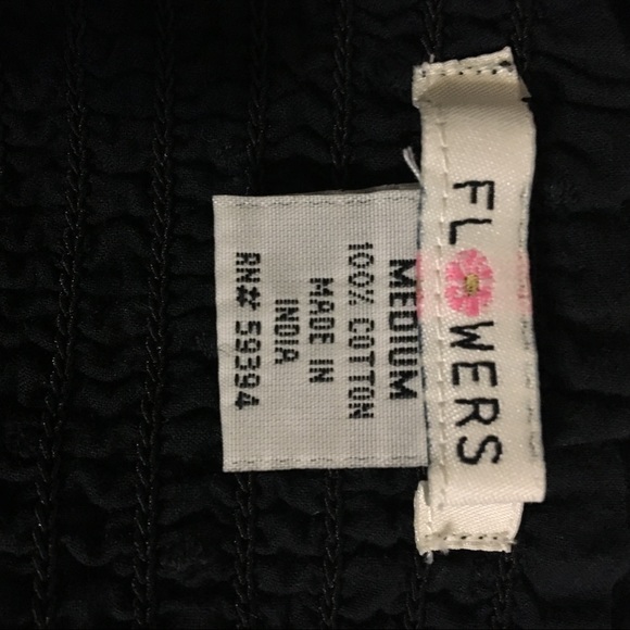 Black skirt with stitched pattern - Picture 2 of 3